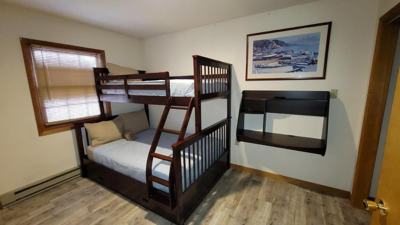 The Pocono'S Retreat With A Gameroom, Firepit, And Lake Бушкил Екстериор снимка